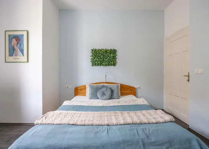 Explore From A Cozy & Sweet Retreat 부다페스트