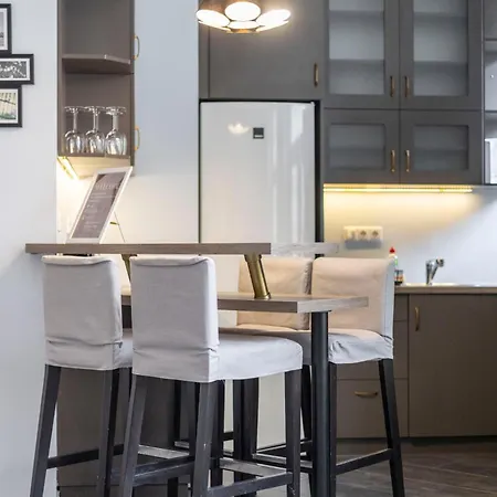 Explore From A Cozy & Sweet Retreat * Budapest