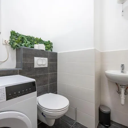 Explore From A Cozy & Sweet Retreat Apartment *
