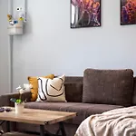Explore From A Cozy & Sweet Retreat Apartamento Budapest