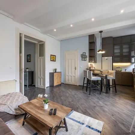 Explore From A Cozy & Sweet Retreat * Budapeşte