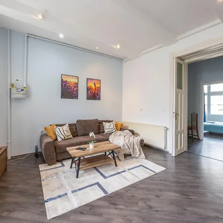 Apartamento Explore From A Cozy & Sweet Retreat Budapest